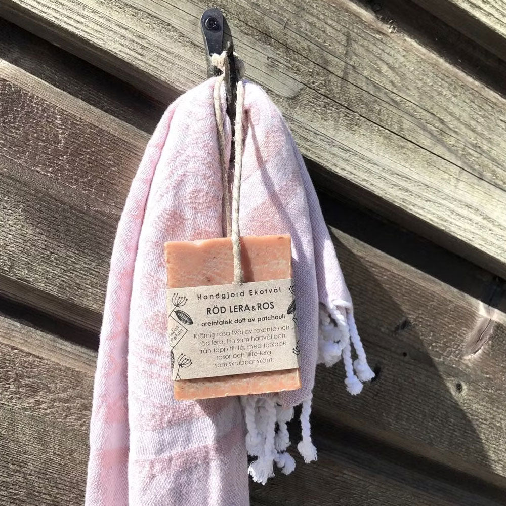 Röd lera & Ros, Ekotvål - Malin i Ratan